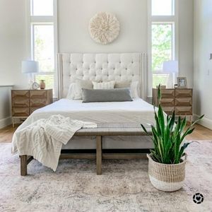 Pottery Barn Haper Tufted King Size Bed